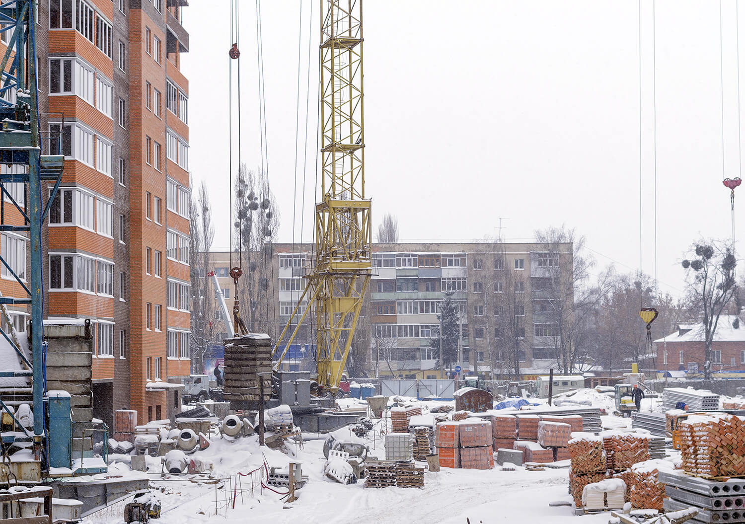 How do Freezing Temperatures Affect Construction?